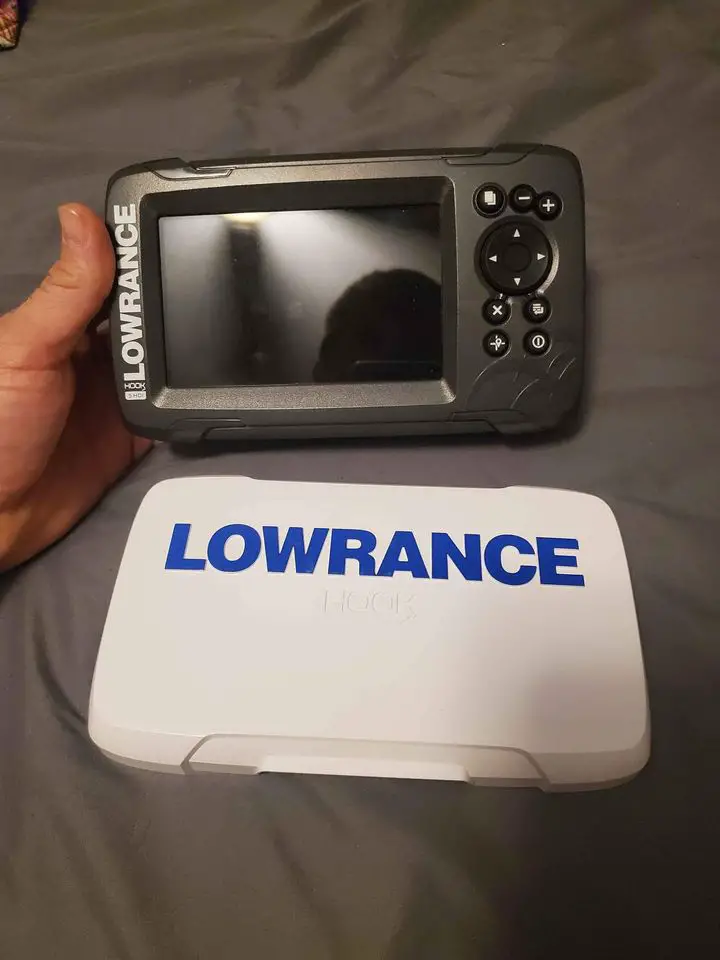 Lowrance hook 5 with cover