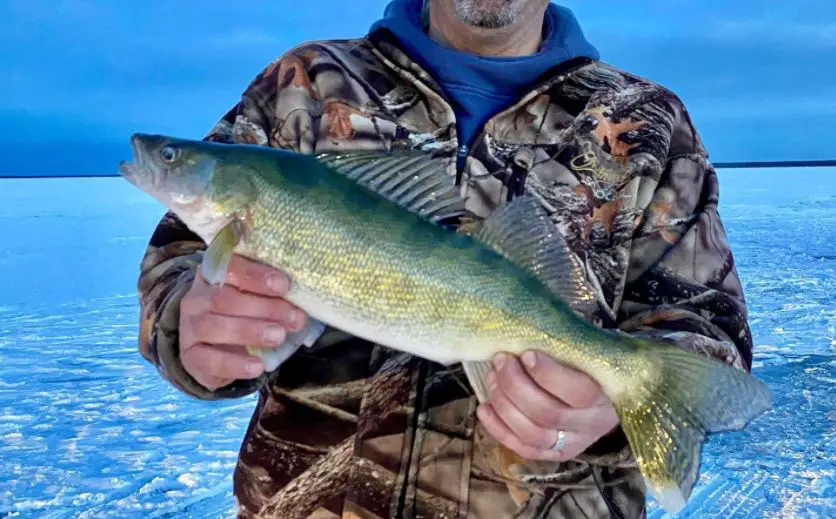 Devil's Lake, North Dakota Ice Fishing, Source: SMW40783