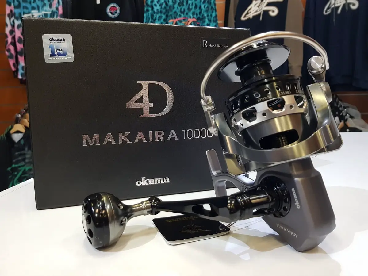 10000-sized spinning reel