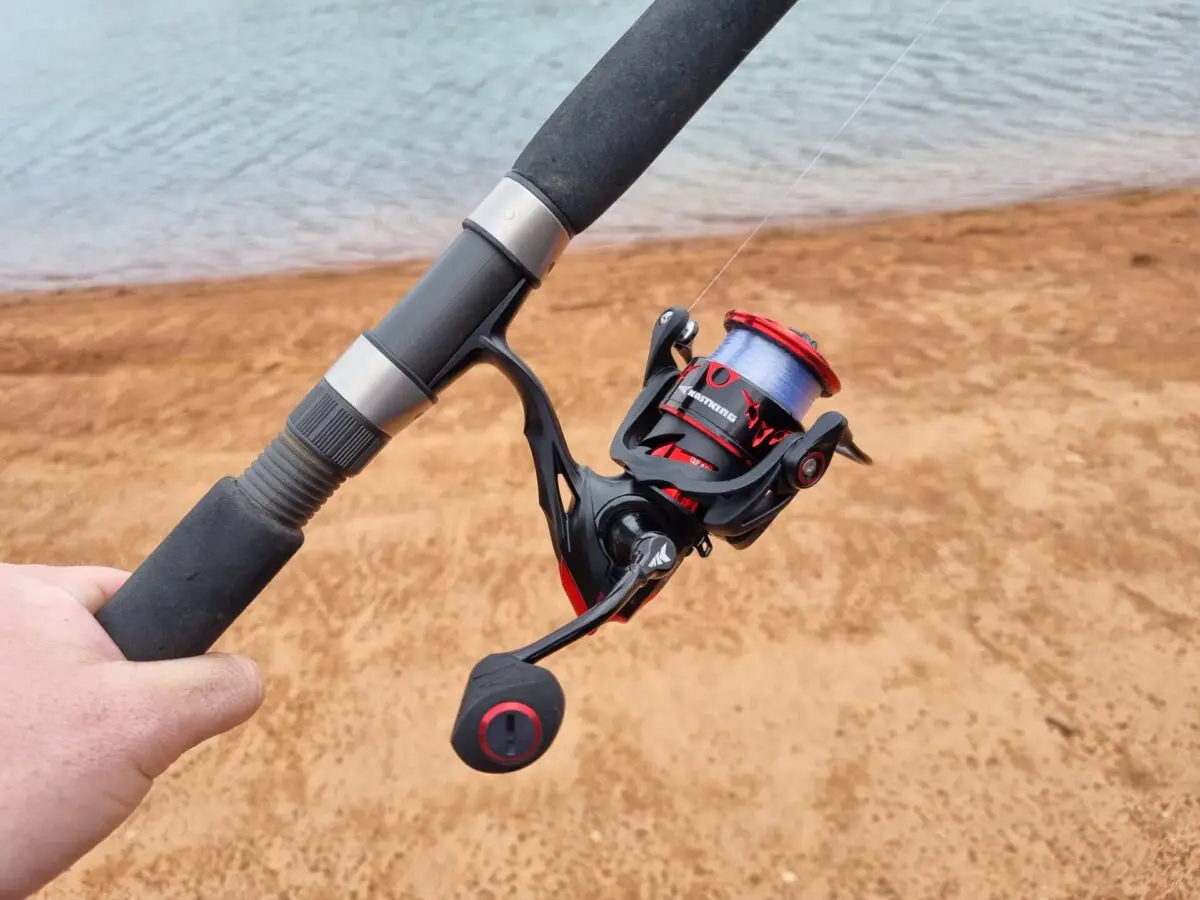 10 Best Spinning Reels for Bass Fishing + Buying Guide 15
